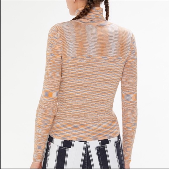 Urban Outfitters Turtle Neck - Picture 2 of 4